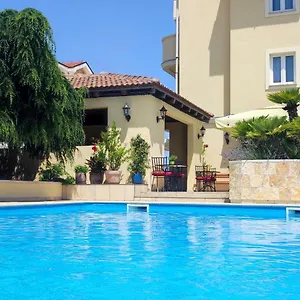 Apartmanhotel Lekavski, Zaton